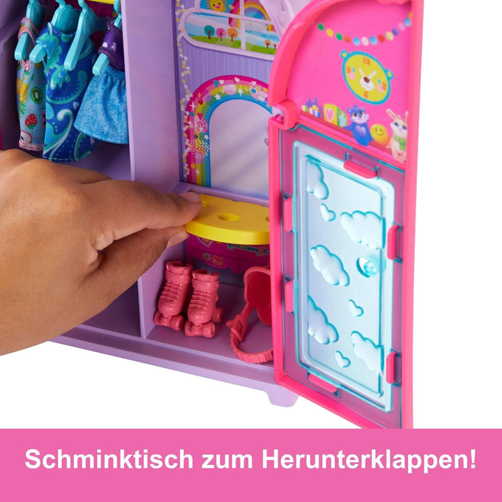 Barbie Chelsea păpușă și dulap Playset cu haine și accesorii, set de 17 piese, pliabil pentru a juca pe drum și depozitare, HXN03 Papusi Naty Shop