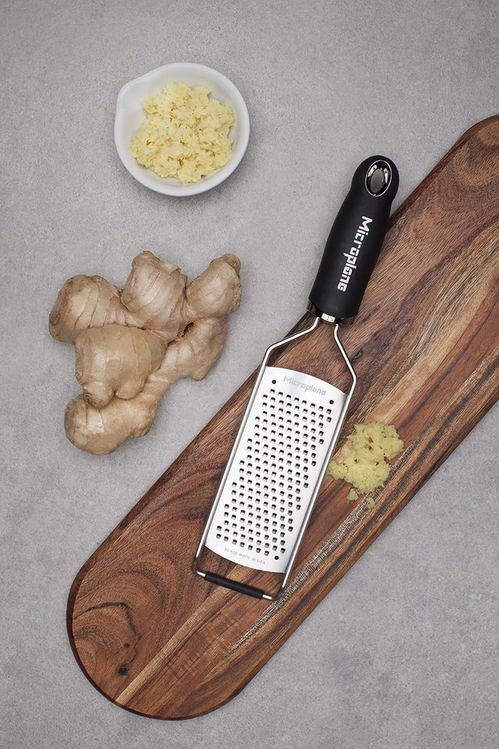 Răzătoare de bucătărie Microplane grosieră pentru brânză, morcov, ghimbir, nucă de cocos și hrean - Made in USA Naty Shop