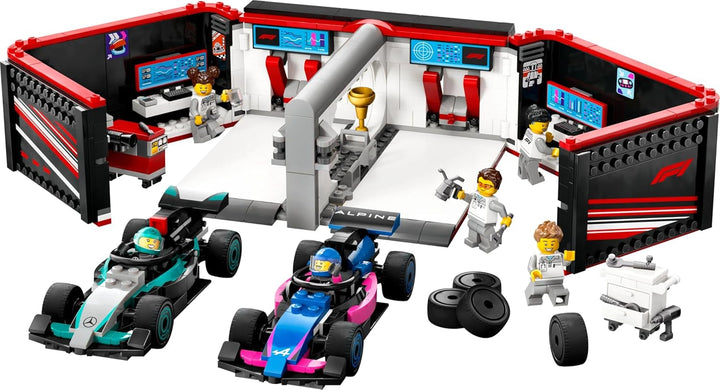 Garaj LEGO City F1 cu mașini de curse Mercedes-Amg și Alpine - Mașină de curse Formula 1 cu 2 piloți și 4 minifigurine mecanice - Cadou pentru băieți și fete 7+ și fani 60444 Seturi de constructie Besuche den LEGO-Store
