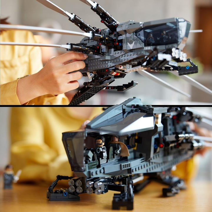 LEGO 10327 Icons Dune Atreides Royal Ornithopter, set de colecționat pentru adulți, cadou de film pentru bărbați, femei și fani, aeronavă model cu 8 figuri, inclusiv Paul Atreides și baronul Harkonnen Seturi de constructie Besuche den LEGO-Store
