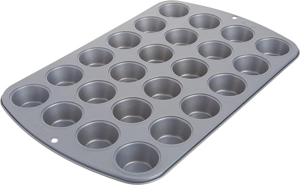 Wilton 24 Er Mini-Muffinbackform, Antihaftbeschichtet, Silber Matrite si tavi pentru copt Naty Shop 40 X 25 X 2 Cm