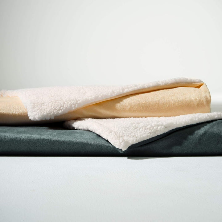 Aqua-Textil Fluffy cuddly pătură 150 X 200 Cm Gri Alb Melange Plush TV pătură Bedspread Sherpa Fleece Oeko-Tex Ottawa Paturi si Cuverturi Besuche den aqua-textil-Store Gri Nicki Lenjerie de pat 200 X 220 Cm