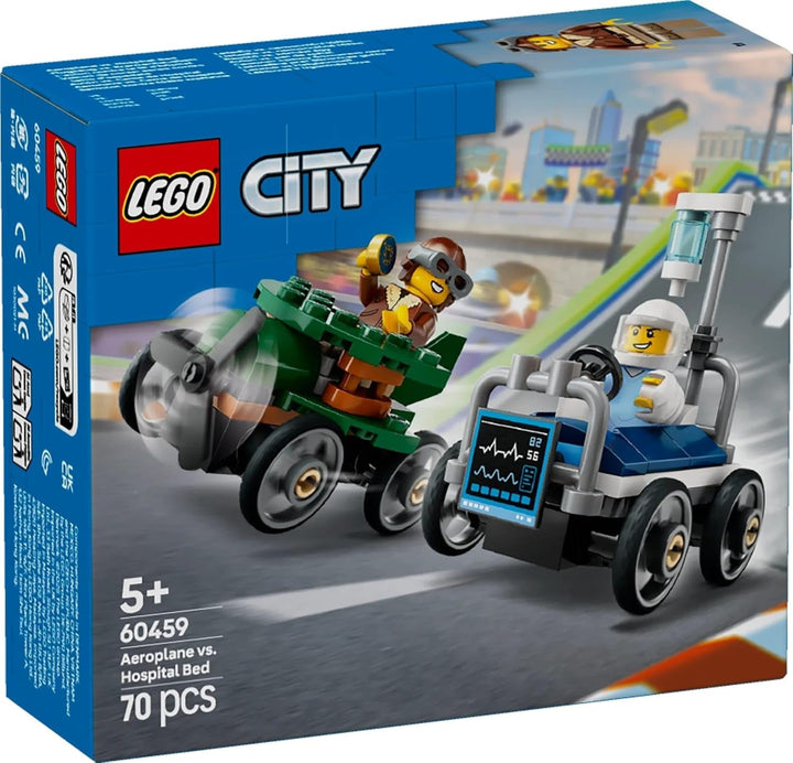 LEGO City Airplane Vs. Hospital Bed Race Car Set - Jucărie Soapbox pentru băieți și fete de la 5 ani - Set de construcție cu 2 minifigurine - Cadou aniversar și de vacanță 60459 Seturi de constructie Besuche den LEGO-Store