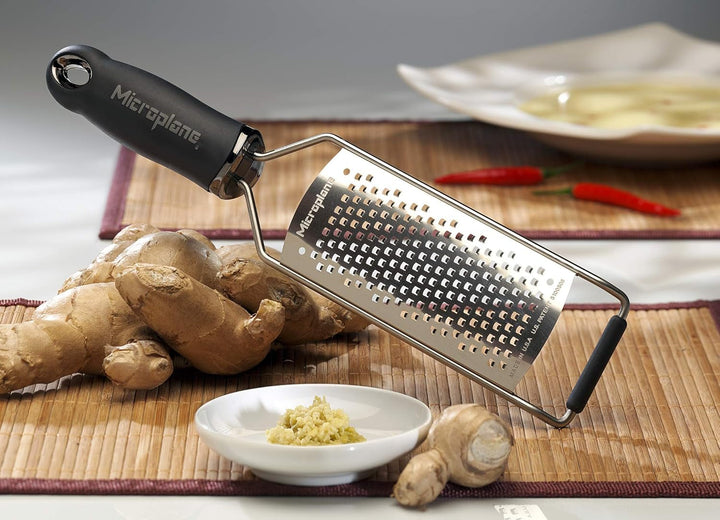 Răzătoare de bucătărie Microplane grosieră pentru brânză, morcov, ghimbir, nucă de cocos și hrean - Made in USA Naty Shop