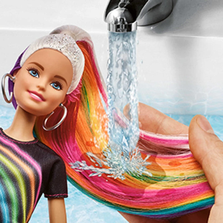 Barbie FXN96 - Rainbow Glitter Hair Doll cu păr blond lung, curcubeu ascuns de cinci culori, gel cu sclipici, perie de păr, accesoriu pentru coafat, cadou de jucărie pentru copii de la 5 ani în sus Papusi Naty Shop