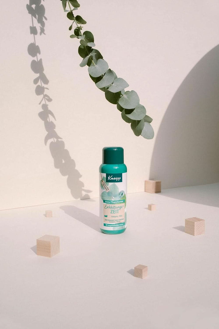 Kneipp Aroma Foam Bath Cold Season, aditiv de baie cu uleiuri esențiale naturale de eucalipt și mentă, 400 ml Duș și baie Naty Shop