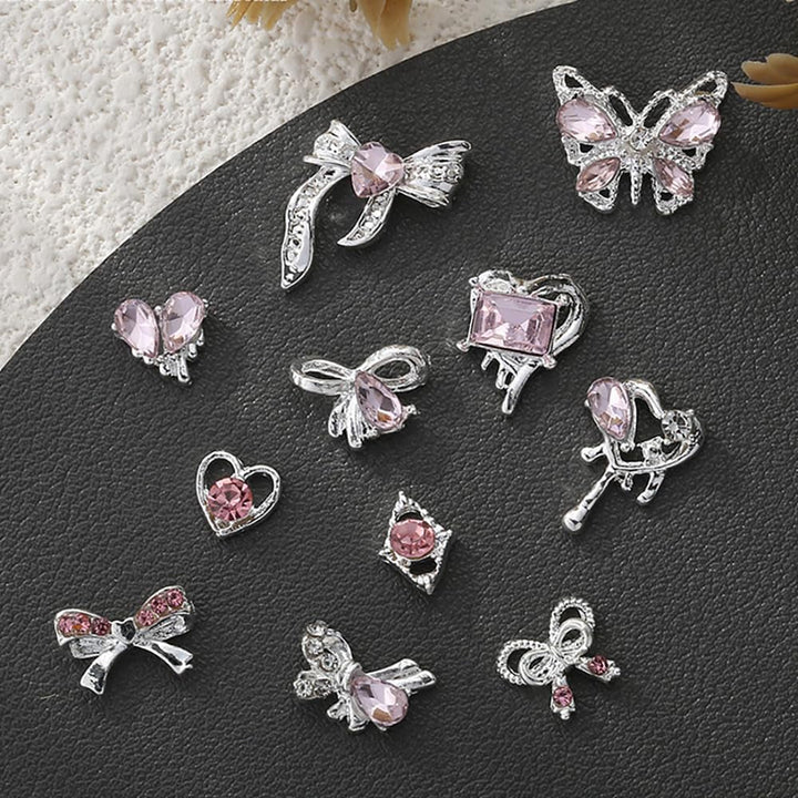 Luxus Rosa Diamant Nagel Charms 3D Butterfly Nail Art Charms Bow Nail Charms Y2K Heart Charms Nägel Zubehör Schmetterling Herz Schleife Nageldesign Edelsteine Strasssteine Glitzersteine Nagelschmuck
