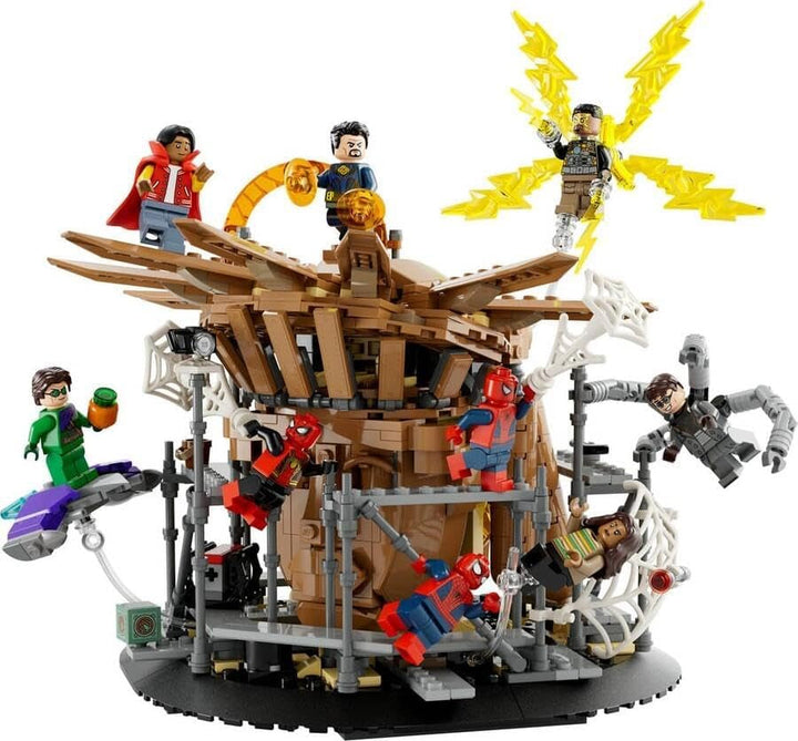 LEGO 76261 Marvel Spider-Man's Big Showdown, Spider-Man: No Way Home set cu 3 minifigurine Peter Parker plus Green Goblin, Electro, Sandman, Ned, Doctor Strange și MJ, model de colecție Seturi de constructie Besuche den LEGO-Store