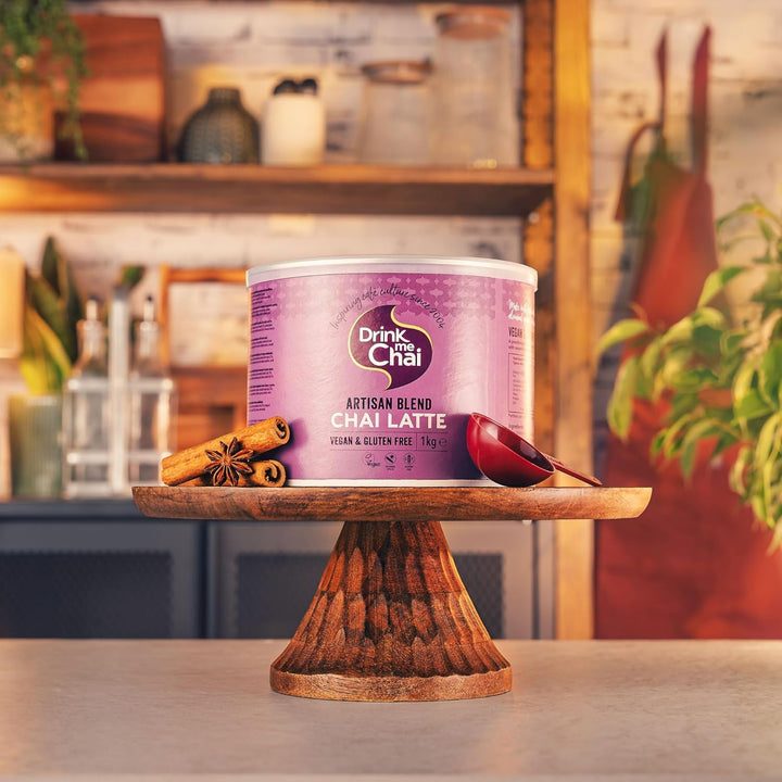 Drink Me Chai Artisan Blend Chai Latte 1 kg (pachet de 1), doar adaugă lapte, pudră vegană și fără gluten pentru chai latte (50 de porții în total)