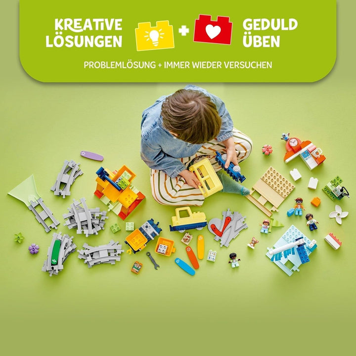LEGO DUPLO Town Large Interactive Railway, jucărie de construcție pentru copii mici de la 3 ani, locomotivă Push & Go cu lumini și sunete, piese pentru șine, jucărie educativă pentru preșcolari 10428 Seturi de constructie Besuche den LEGO-Store
