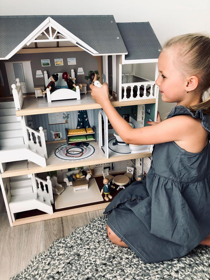 Casă de păpuși Small Foot Vilă de oraș din lemn, cu 3 etaje, față deschisă și 12 mobilier, pentru copii de la 3 ani, 11802, alb gri Casute de papusi Naty Shop