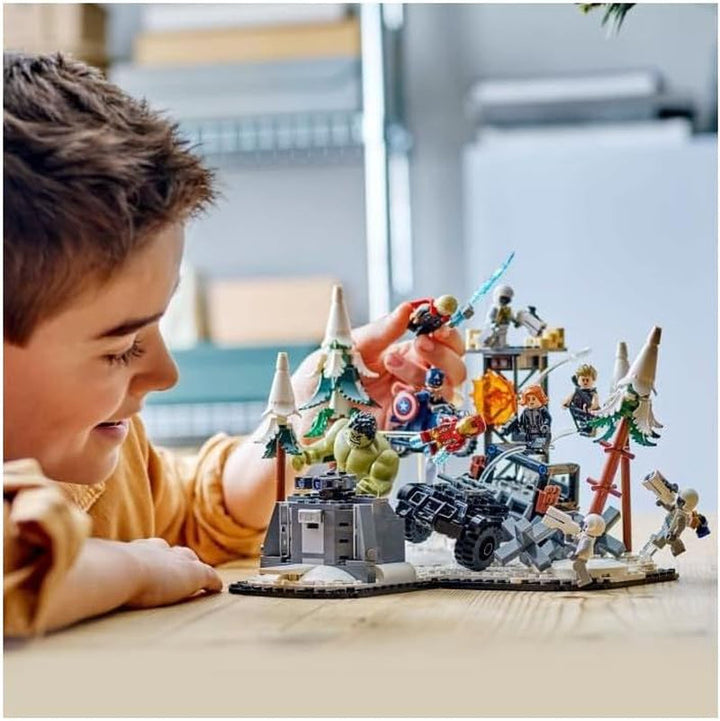 LEGO Marvel Avengers Assemble: Age of Ultron, set de construit și jucat cu 8 minifigurine de supereroi precum Thor, Hulk și Iron Man, jucărie de construit pentru băieți și fete, set de aventură 76291 Seturi de constructie Besuche den LEGO-Store