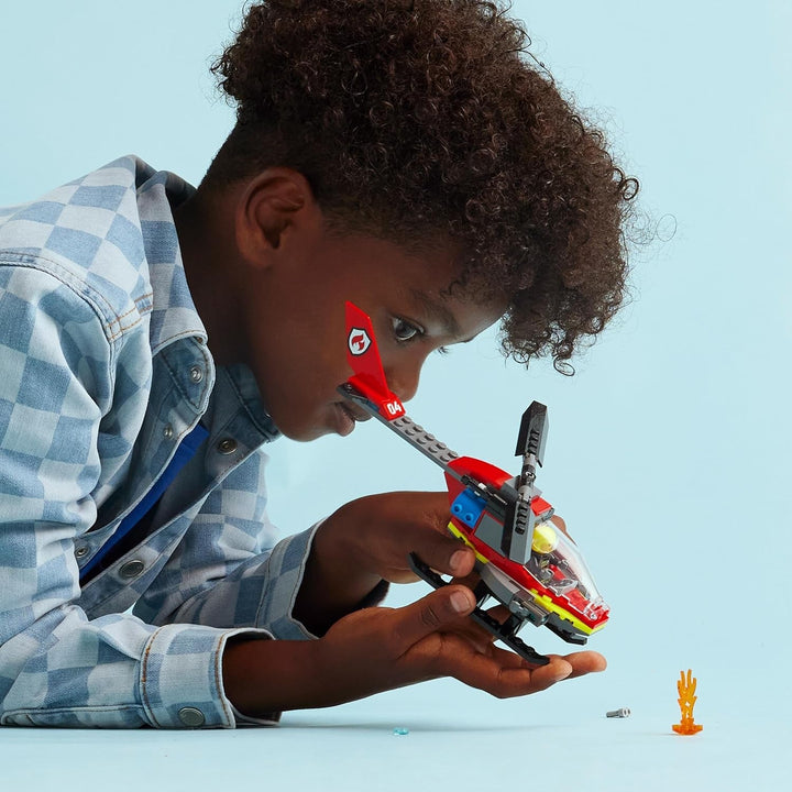 LEGO City Fire Brigade Helicopter, set cu jucărie elicopter și figurină pilot, elicopter de pompieri pentru o experiență de joc imaginativă, cadou pentru copii, băieți și fete de la 5 ani 60411 Seturi de constructie Besuche den LEGO-Store