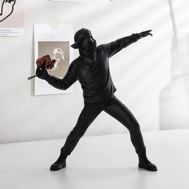 Dejlig ballonpige, harpiksskulptur, statue til interiørdekorationer, Banksy Statue, Red Heart Girl, Balloon Figur, Modern Art Sculpture, Shelf, Decoration