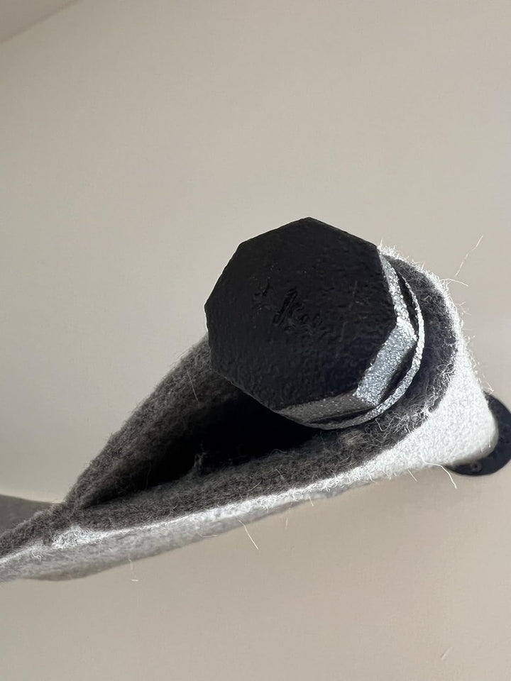 Hamac pentru pisici | Calitate înaltă | Hamac modern pentru pisici, montat pe perete | Elegant | Susține până la 30 kg | Metal negru și fetru moale de lână | Negru și gri