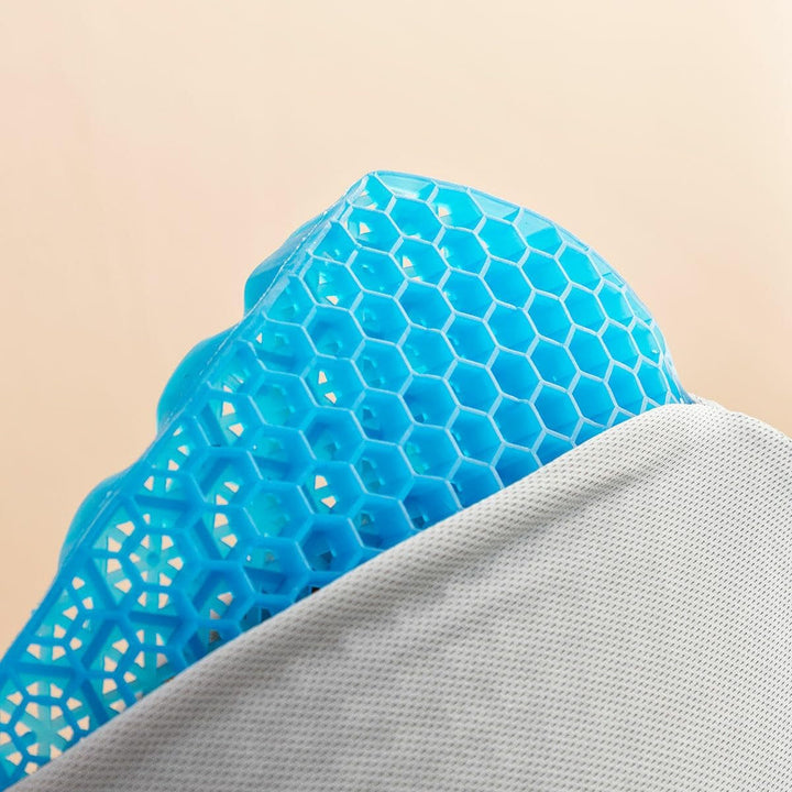 Innovagoods® Pernă lombară din gel cu husă detașabilă Glushion oferă suport lombar optim cu funcție de pernă lombară, gel și husă detașabilă. Ideală pentru acasă și la serviciu. Perne lombare Naty Shop